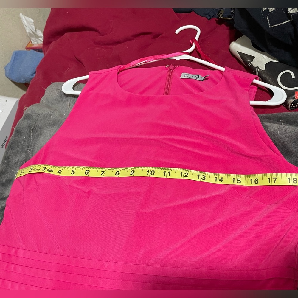 Gorgeous pink dress fit and flare with pleated skirt Size 14 - Picture 4 of 5